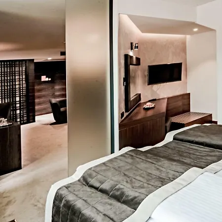 Hotel President